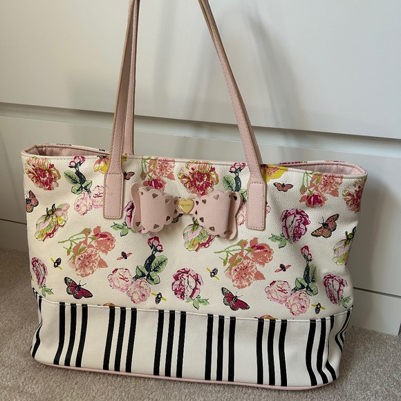 Betsey Johnson butterfly purse - Picture 1 of 3